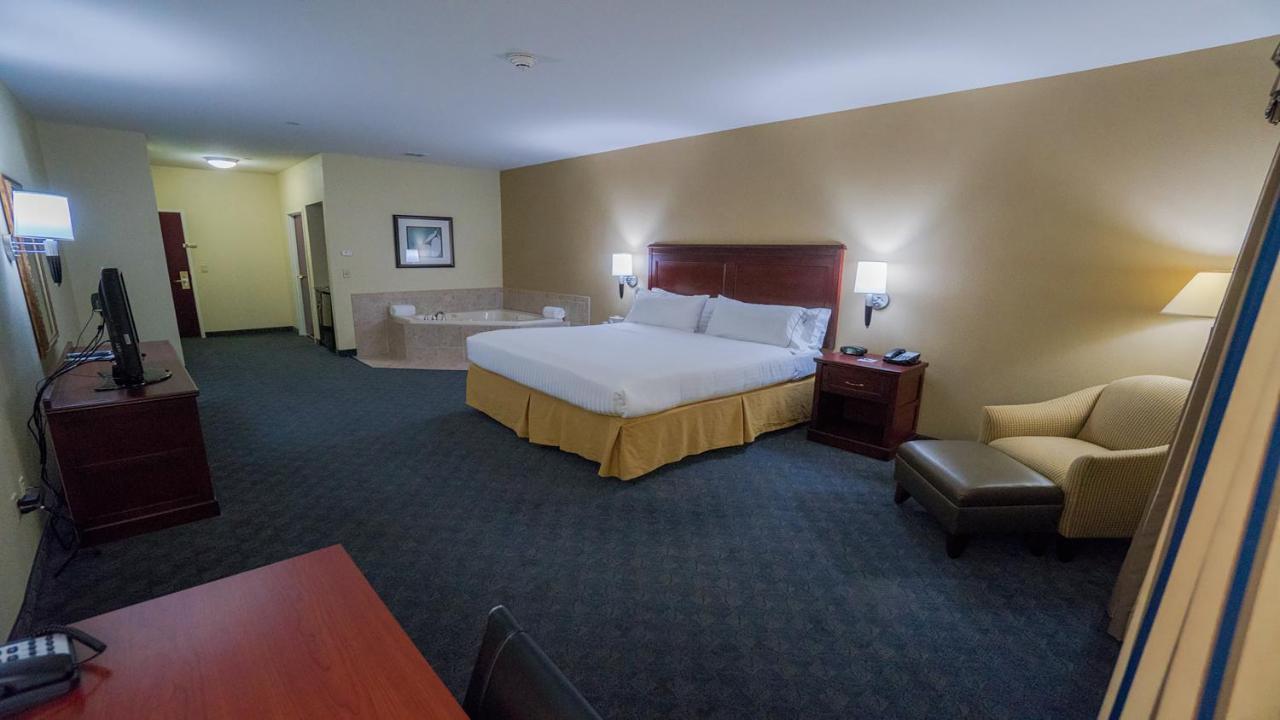 Holiday Inn Express Hotel & Suites Pampa By Ihg Eksteriør billede