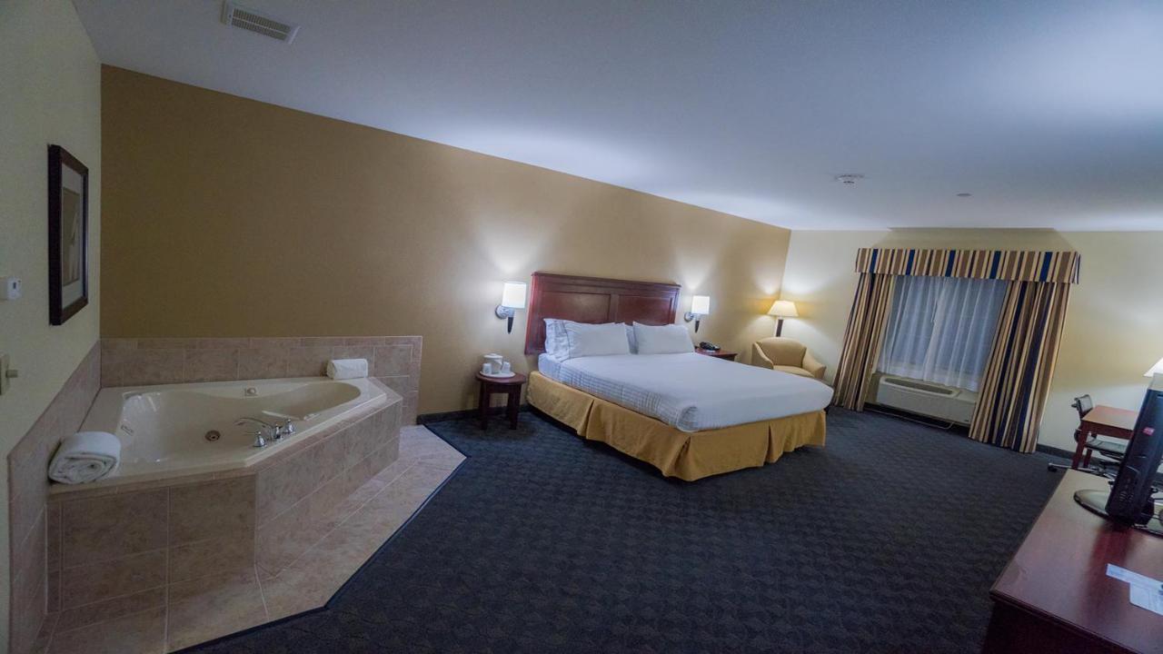Holiday Inn Express Hotel & Suites Pampa By Ihg Eksteriør billede